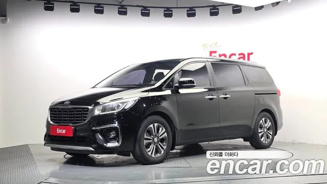 Kia Canival 2019 — photo 1