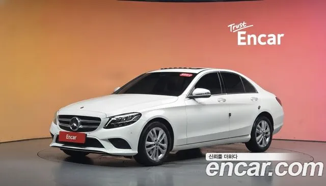 Mercedes-Benz C-Class 2019 — photo 1
