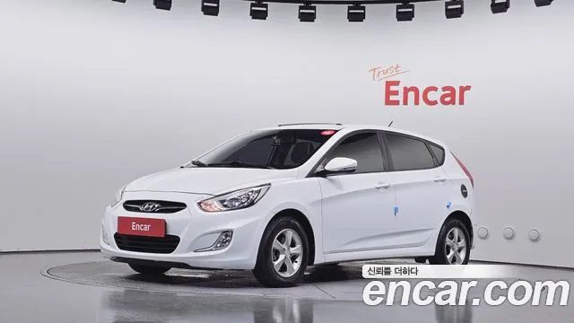 Hyundai Accent 2014 — photo 1