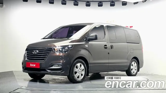 Hyundai Starex 2019 — photo 1