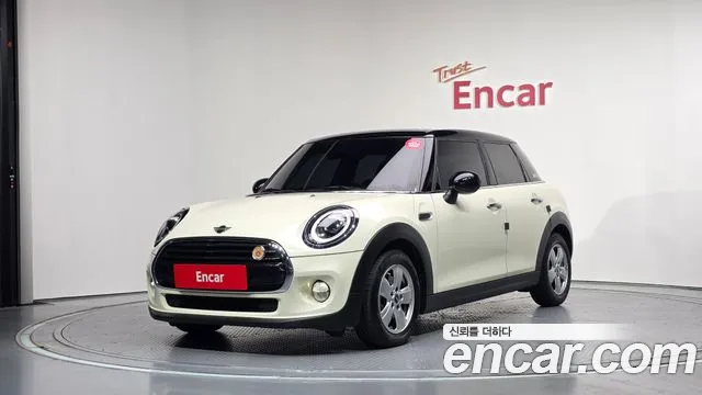 Mini Cooper 2019 — photo 1