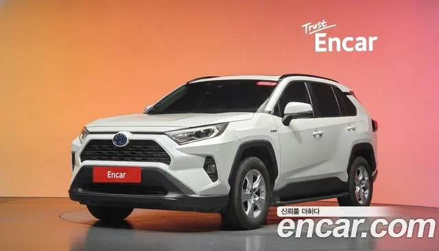 Toyota RAV4 2019 — photo 1