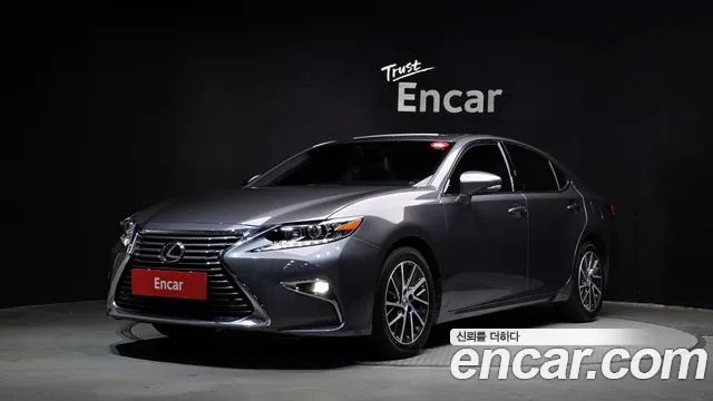 Lexus ES 2017 — photo 1