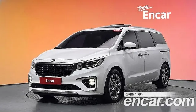 Kia Canival 2019 — photo 1