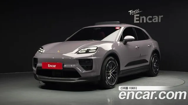 Porsche Macan 2025 — photo 1