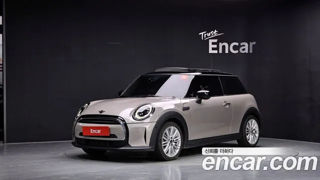 Mini Cooper 2023 — photo 1