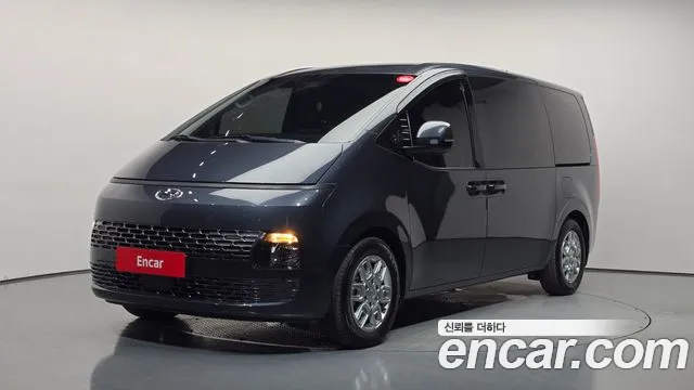 Hyundai Staria 2023 — photo 1