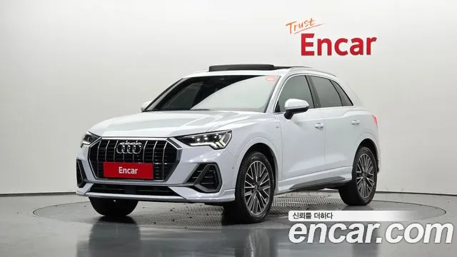 Audi Q3 2022 — photo 1