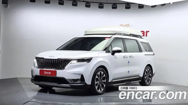 Kia Canival 2023 — photo 1