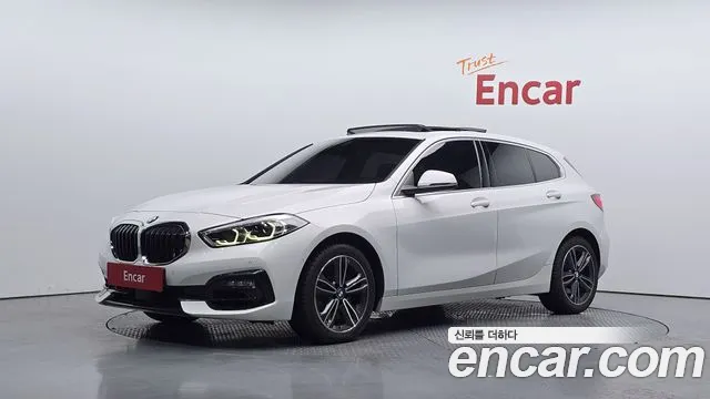 BMW 1-Series 2022 — photo 1