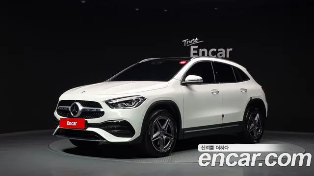 Mercedes-Benz GLA-Class 2023 — photo 1