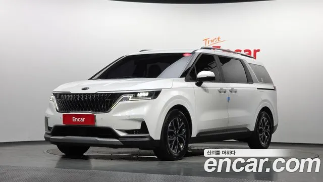 Kia Canival 2021 — photo 1