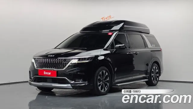 Kia Canival 2023 — photo 1
