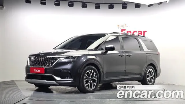 Kia Canival 2021 — photo 1