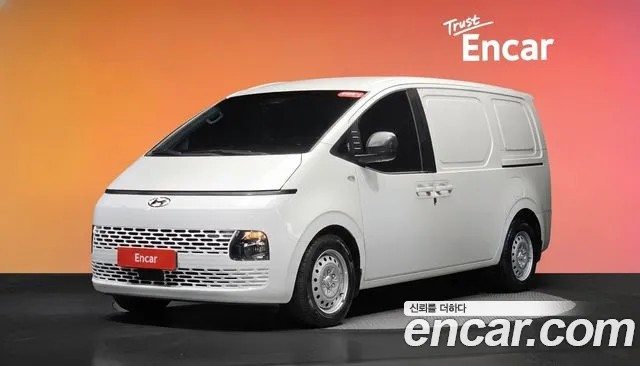 Hyundai Staria 2022 — photo 1