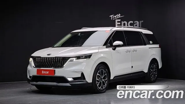 Kia Canival 2021 — photo 1