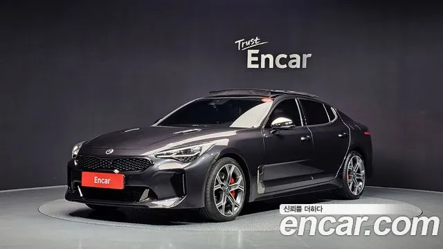 Kia Stinger 2018 — photo 1