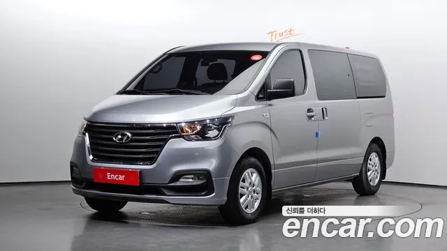 Hyundai Starex 2021 — photo 1