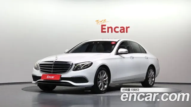 Mercedes-Benz E-Class 2017 — photo 1