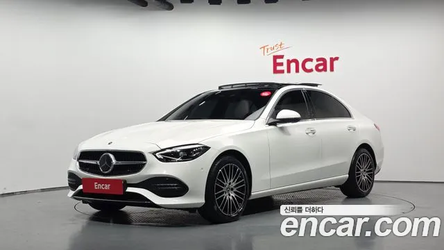 Mercedes-Benz C-Class 2025 — photo 1
