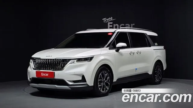Kia Canival 2023 — photo 1