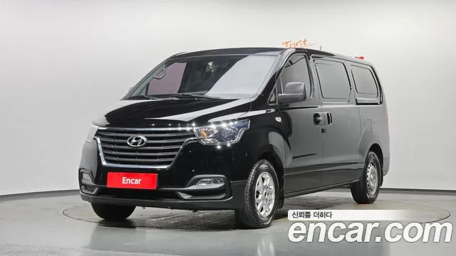 Hyundai Starex 2018 — photo 1