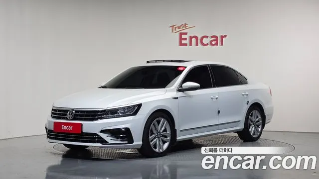 Volkswagen Passat 2018 — photo 1