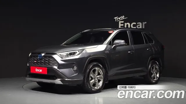 Toyota RAV4 2019 — photo 1