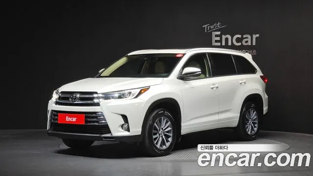 Toyota Highlander 2017 — photo 1