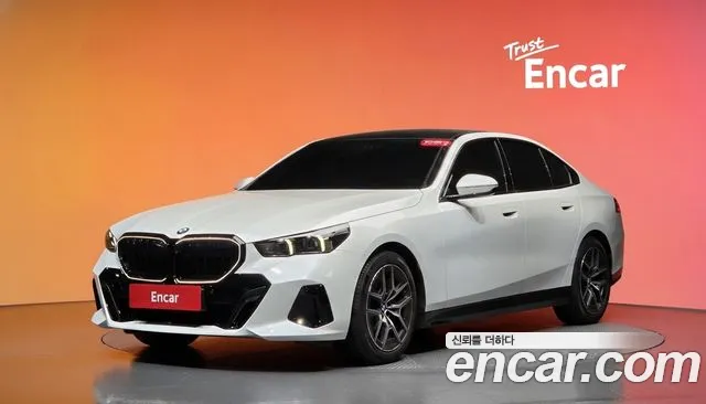 BMW 5-Series 2026 — photo 1