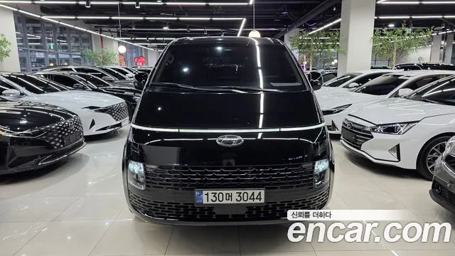 Hyundai Staria 2022 — photo 1