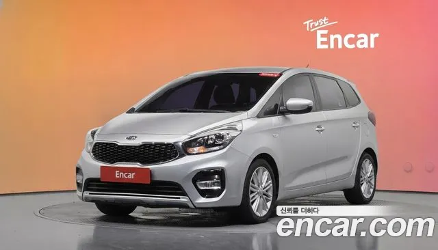 Kia Carens 2018 — photo 1