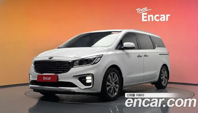 Kia Canival 2019 — photo 1