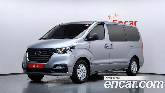 Hyundai Starex 2021 — photo 1