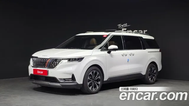Kia Canival 2023 — photo 1