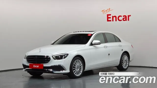 Mercedes-Benz E-Class 2022 — photo 1