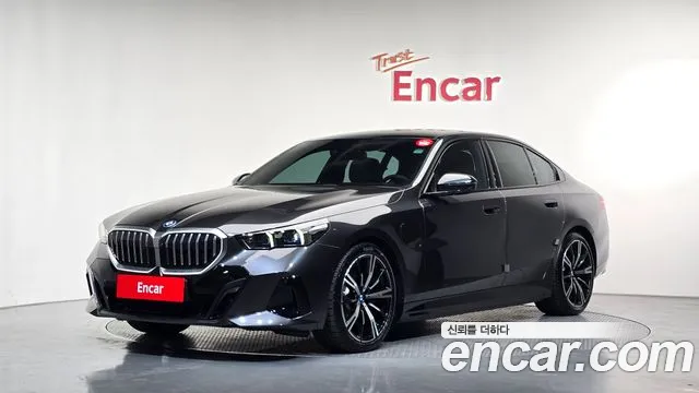 BMW 5-Series 2026 — photo 1