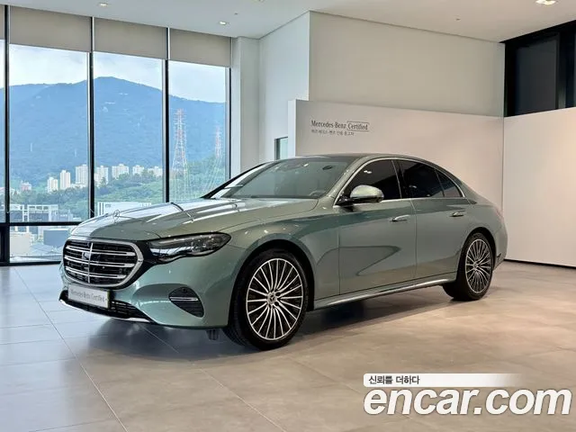 Mercedes-Benz E-Class 2026 — photo 1