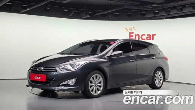 Hyundai i40 2012 — photo 1