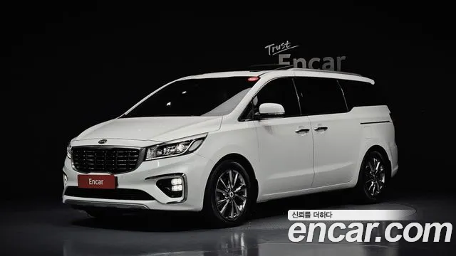 Kia Canival 2020 — photo 1