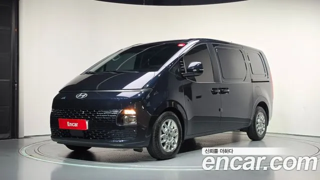 Hyundai Staria 2025 — photo 1