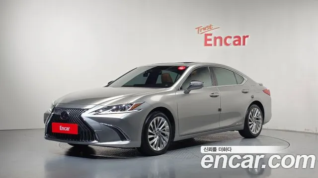 Lexus ES 2021 — photo 1