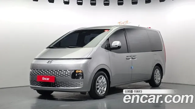 Hyundai Staria 2022 — photo 1