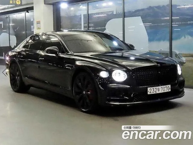 Bentley Flying Spur 2021 — photo 1