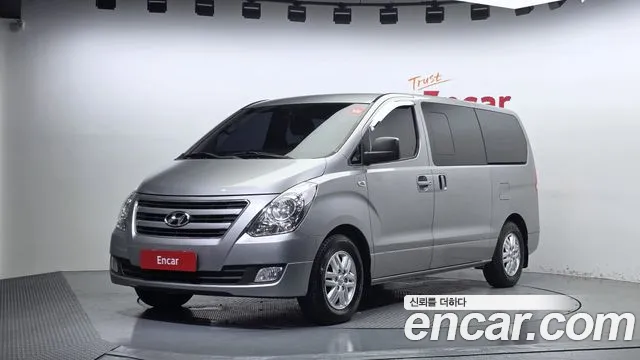 Hyundai Starex 2017 — photo 1