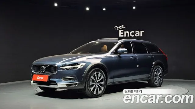 Volvo V90 2021 — photo 1