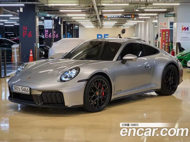 Porsche 911 2026 — photo 1