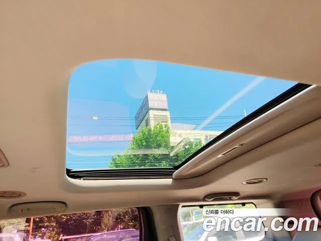 Kia Canival 2016 — photo 1