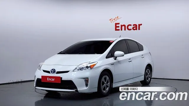 Toyota Prius 2014 — photo 1