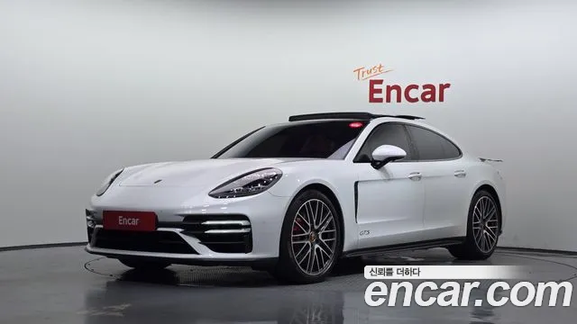Porsche Panamera 2021 — photo 1